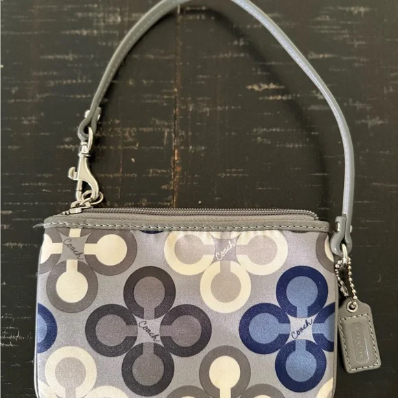 🩶💙Coach Gray & Navy Wristlet, Like New! - Picture 4 of 8